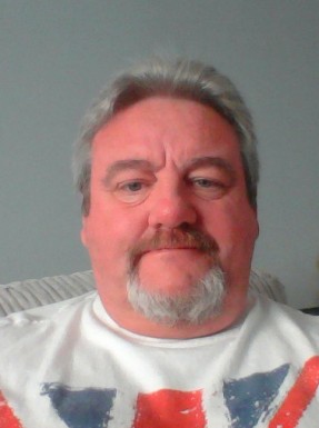 English men looking for love