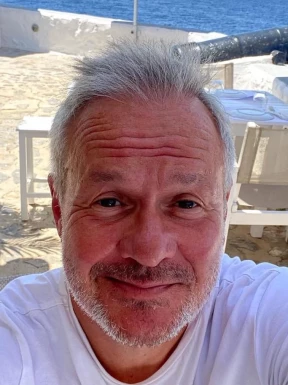 American men looking for love