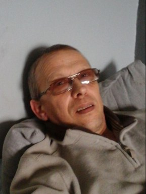 English men looking for love