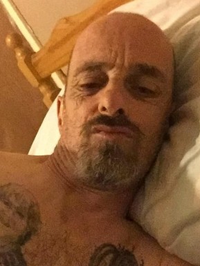 English men looking for love