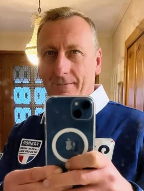 English men looking for love